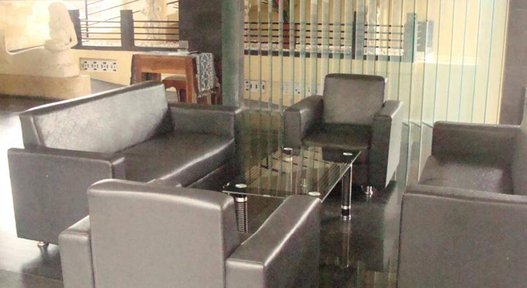 Arya Hotel & Spa Kuta Lombok Buitenkant foto